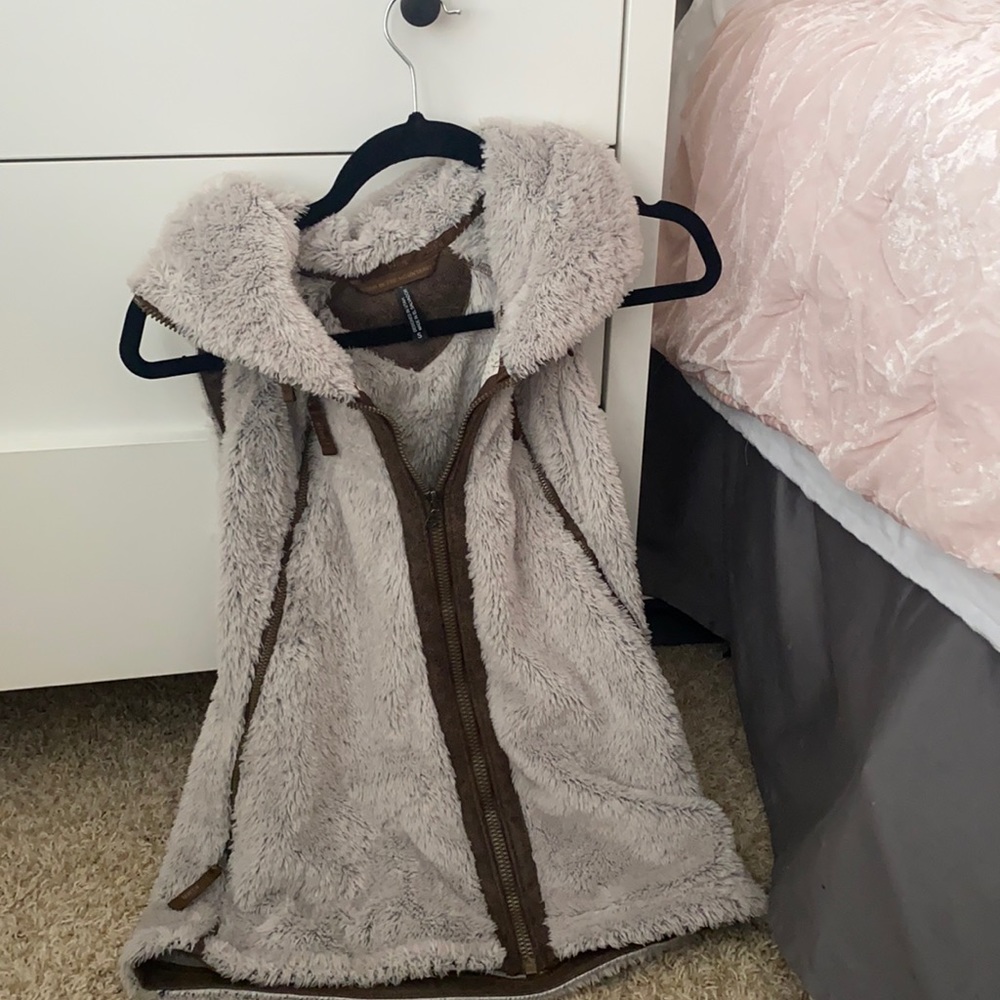 Kuhl fuzzy vest